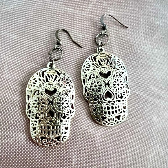 Shull Earrings - Picture 2 of 5